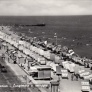Anni  60 a Bellaria Igea Marina: compaiono i primi ombrelloni!!! Auto e calesse sul lungomare!!!