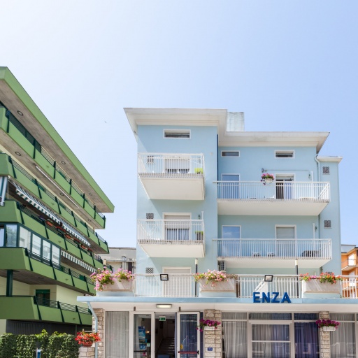 Hotel Enza